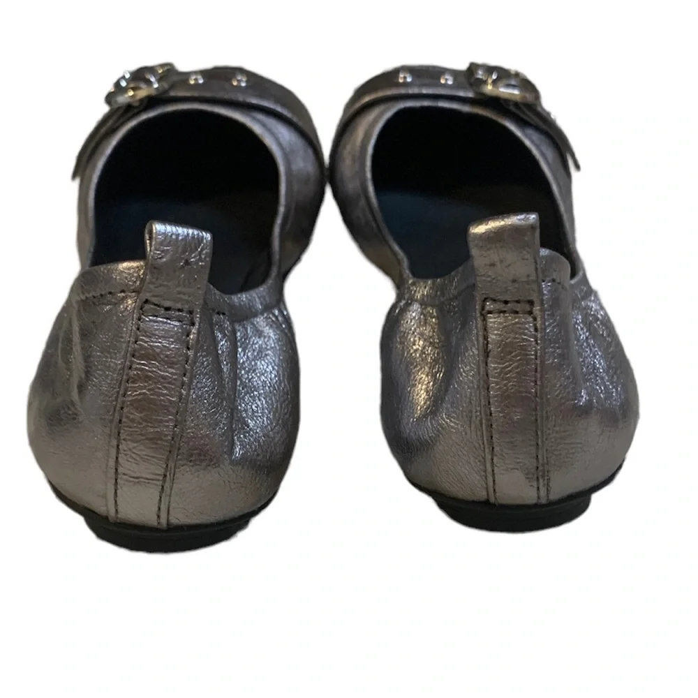 Marc Jacobs Silver Dolly Leather Buckled Ballerina Flats Sz 38 ( Sz 7 ) Like New - Picture 2 of 7
